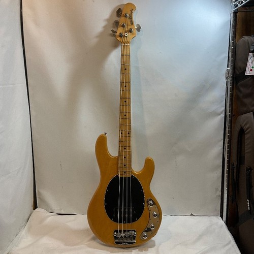 Music man sting ray - man,