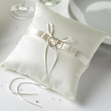 Edles Ringkissen in ivory