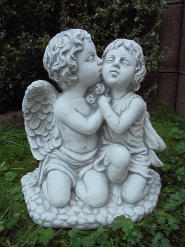 Steinfigur engelskuss 32 5 - steinfigur, 32,5