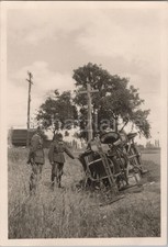 Foto, Na. Kp. 1/666, Fahrt n. Belfort, zersch. frz. Pkw, Frankreich 1940 (MJ-06)