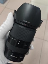 Sony E 18-200mm f/3.5-6.3 OSS