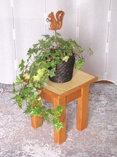 Alter Schemel Blumen-Hocker