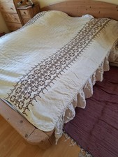 Tagesdecke, Bettüberwurf