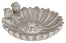 Klassische Vogeltränke aus