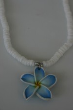 Hawaii Flower Anhänger mit Muschel Kette  verschiedene Farben