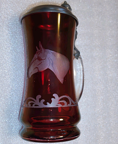 Roter glas bierkrug - glas-bierkrug, mit