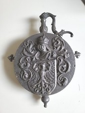 Wohl alte Pulverflasche Preußen Dekoration aus Metall