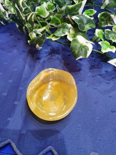 Calcit,Orangencalcit,Schale