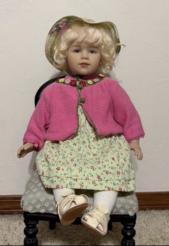 Gotz vinyl doll lea - vinyl, very