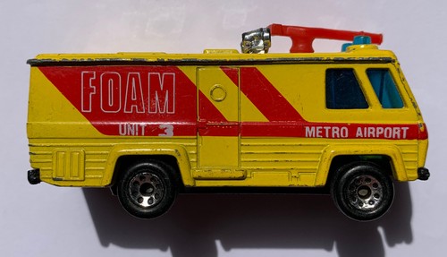 Matchbox command vehicle - command, gelb