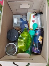 Kiste mit Tupperware