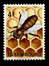 Bienenzucht. Biene auf Wabe. 1W. Luxemburg 1973