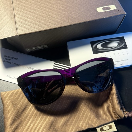 Rare oakley jupiter grape - rare,