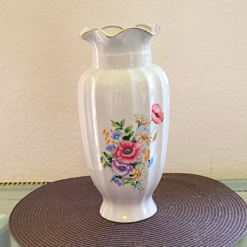 Weiße porzellanvase mit - porzellanvase,