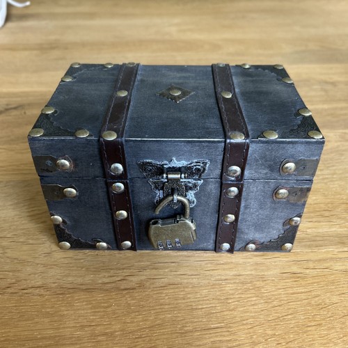Schatztruhe aus holz vintage - schatztruhe,