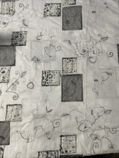 Stoffrest Dünne bestickte Sommerware 50 X 130 cm