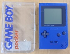 Nintendo Game Boy Pocket Blau Blue Handheld Konsole im Acrylcase Vintage Retro
