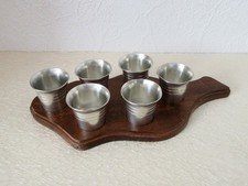 Zinnbecher auf Holz-Servierbrett 6 Stück Schnapsstamperl Schnapsbecher Reinzinn