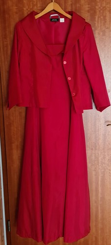 Abendkleid lang ausgestellt - abendkleid,