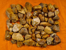 Gelber, beiger, rötllicher Feuerstein Dekoration Rohstein Mineralien Flint Silex