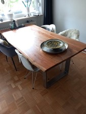 Esstisch aus Echtholz mit