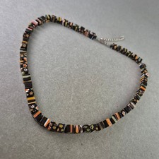 Bunte Millefiori Halskette mit Würfelperlen – Kunstvoll & verspielt