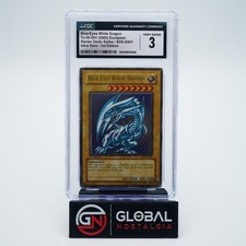 Blue Eyes White Dragon 2002 Yu-Gi-Oh 1st Ed Starter Deck Kaiba SDK-E001 UR CGC 3