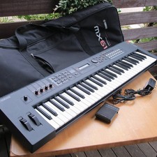 Yamaha MX61 61-Key Synthesizer