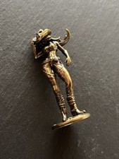 Cowgirl Figur aus Messing |