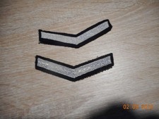 DDR Abzeichen Polizei Dienstgrad 1 breiter Winkel silber auf blau