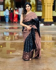 Schwarz Lichi Seide Saree mit