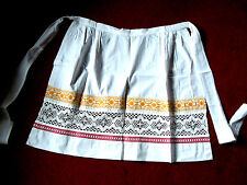 Sehr schöne Trachtenschürze Leinen weiß breite Häkelspitze Borten Handarbeit 