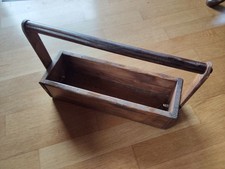 Werkzeugkiste aus Massivholz