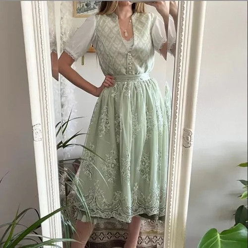 C76 48 bpc - 48, dirndl