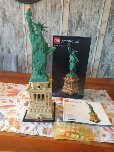 Lego architecture 21042 statue - architecture,