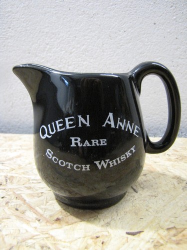 Queen anne whisky - queen, -whisky