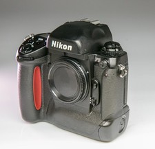 NIKON F5
