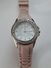 Damenuhr mit Strass-Steinen