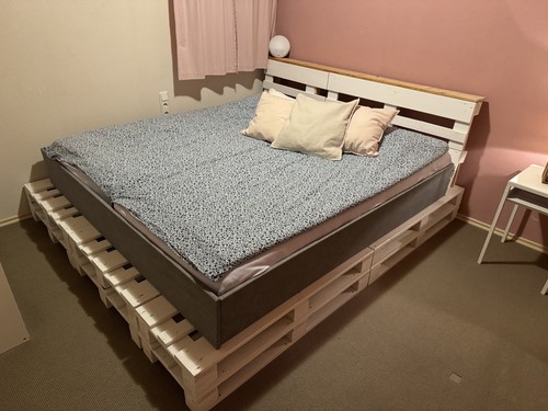 Bett - ,
