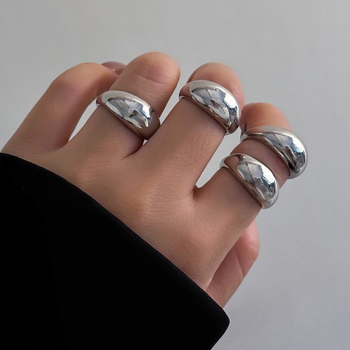 Stylischer ring aus edelstahl - aus,