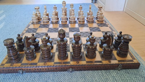 Schachspiel aus holz - schachspiel,