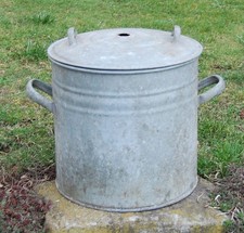 großer alter Einkochtopf