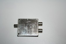 Antennen-Verteiler / Splitter / 75 Ohm 1 x IEC-Stecker / 2 x IEC-Buchsen