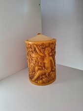 Große gelbe Reliefkerze