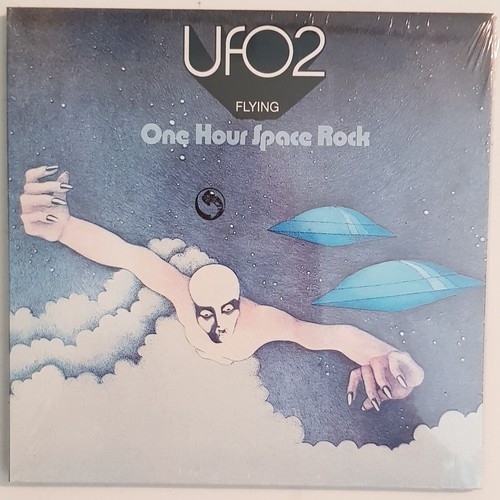Ufo flying one hour - ufo, space