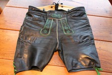 Schöne gute, grün bestickte