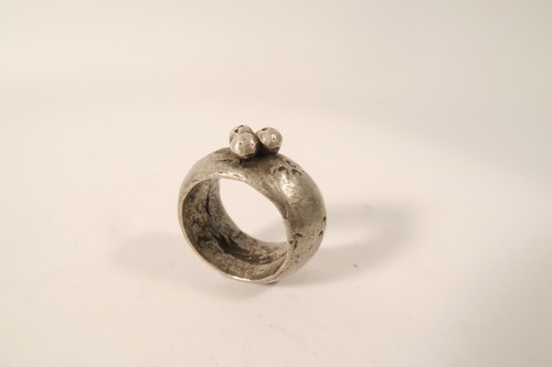 Alter ring mit - ring, kügelchen