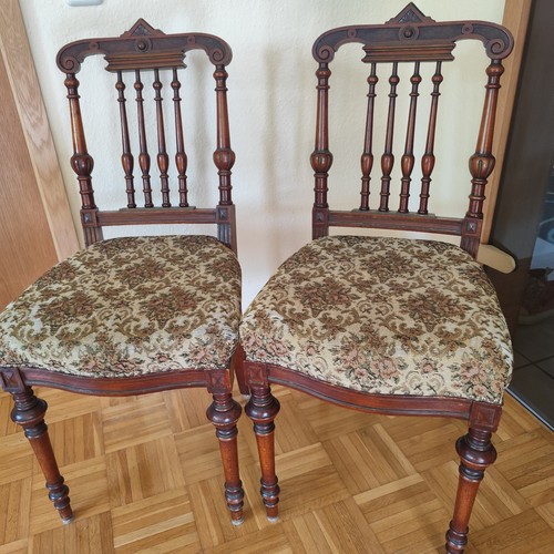 Zwei stühle 100 jahre - stühle, ,ca.100