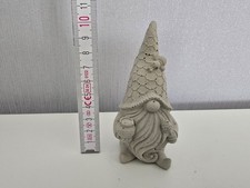 Beton-Wichtel mit Biene und Schild „Honey“ - liebevolle Deko mit Charme