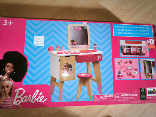 Barbie vlogger vanity - barbie,